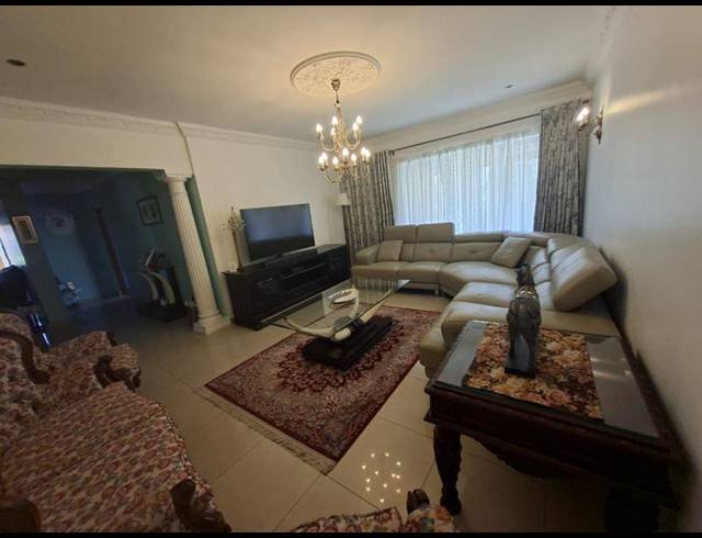 5 BEDROOM HOUSE FOR SALE IN SAGEWOOD